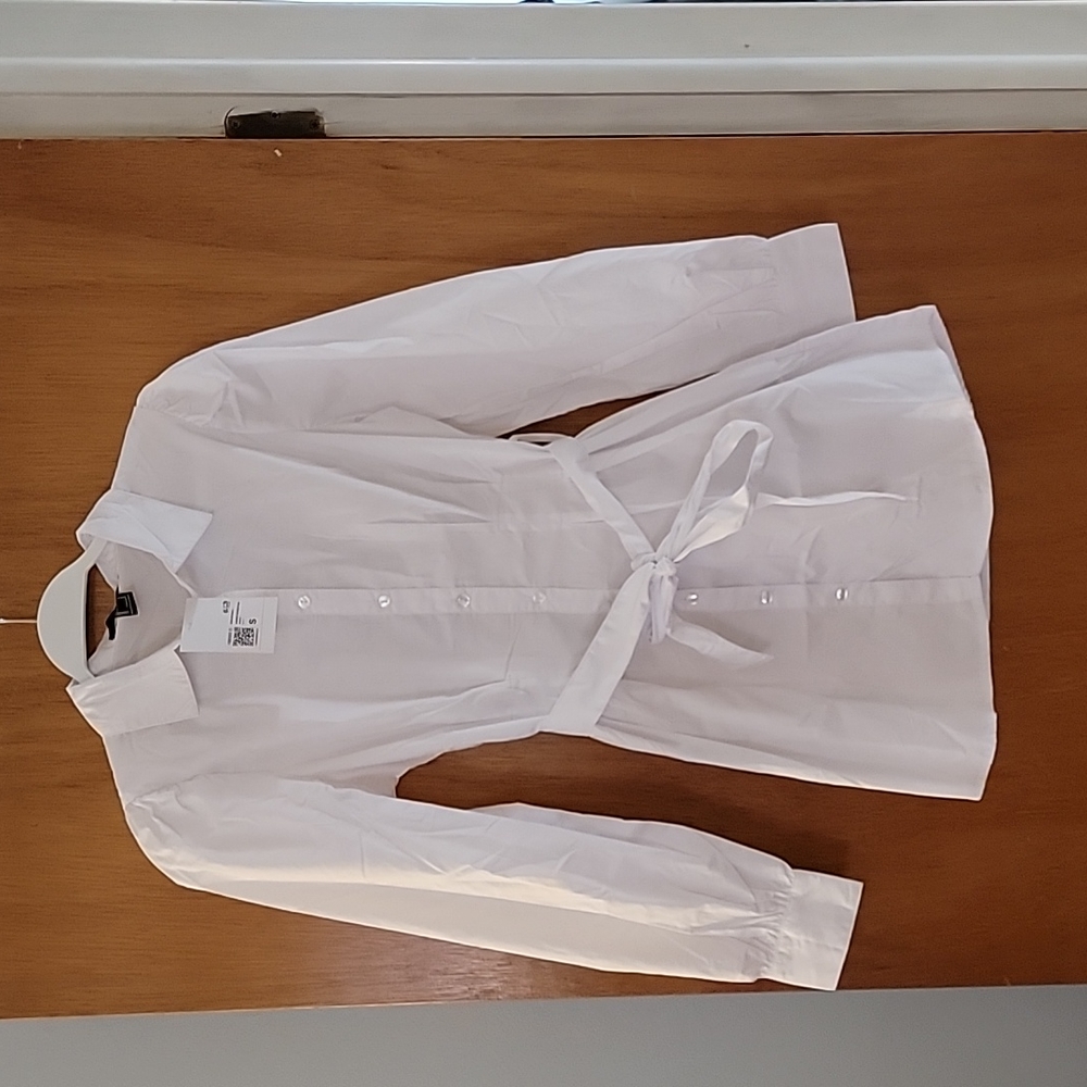 Forever 21 White Button Down Top with Belt. Size S
